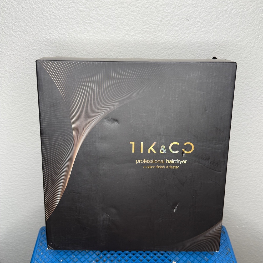 Professional Hairdryer - Black and Gold